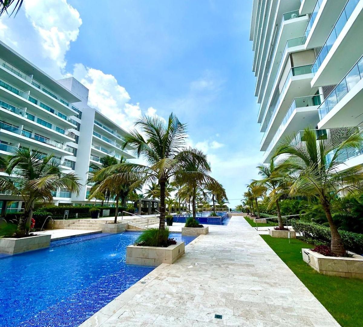 Mar Y Piscina Gigante En El Caribe * Cartagena