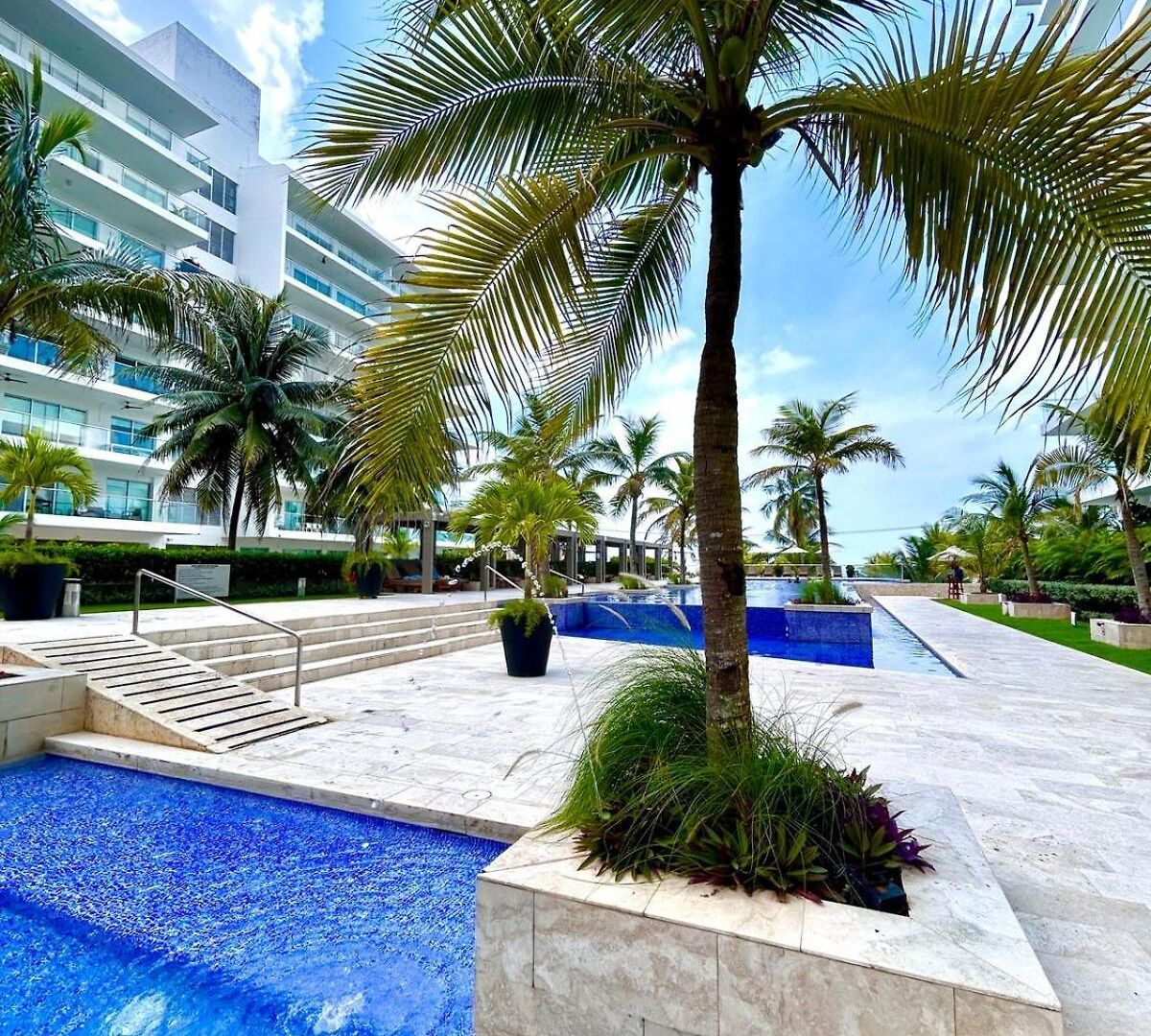 Mar Y Piscina Gigante En El Caribe * Cartagena