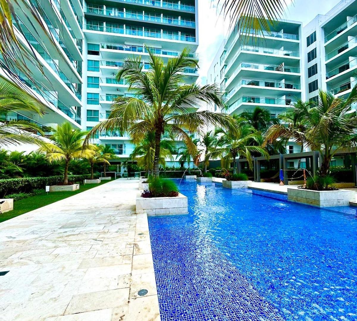 Mar Y Piscina Gigante En El Caribe Apartamento