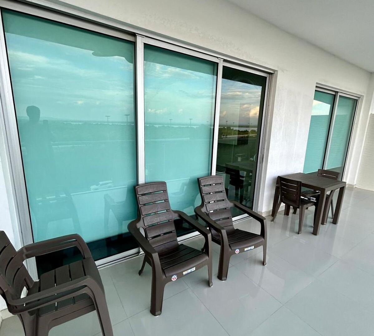 Mar Y Piscina Gigante En El Caribe Apartamento *