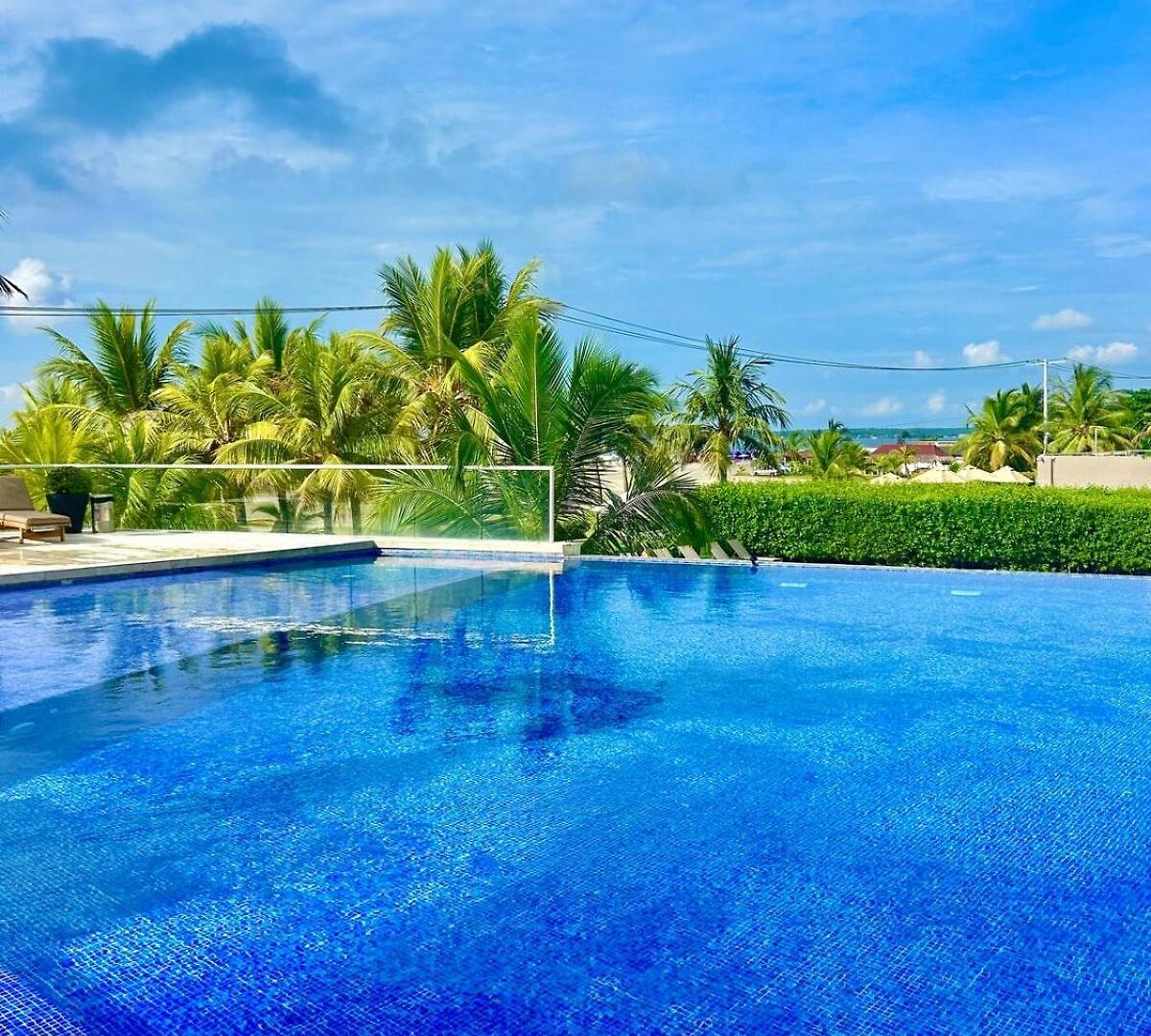 Mar Y Piscina Gigante En El Caribe Cartagena